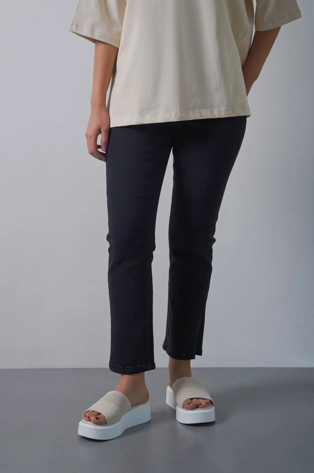 ANKLE CROPPED SLIM JEANS