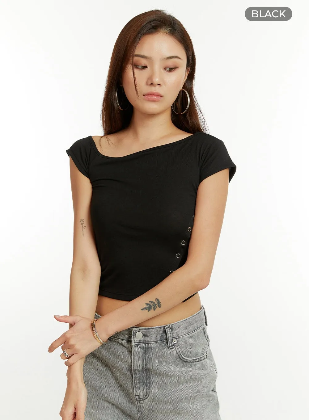 Asymmetrical Buttoned Crop Top CU424