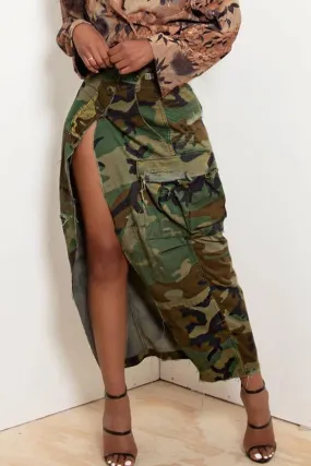 Camo Print High Slit Maxi Cargo Skirt With Pocket