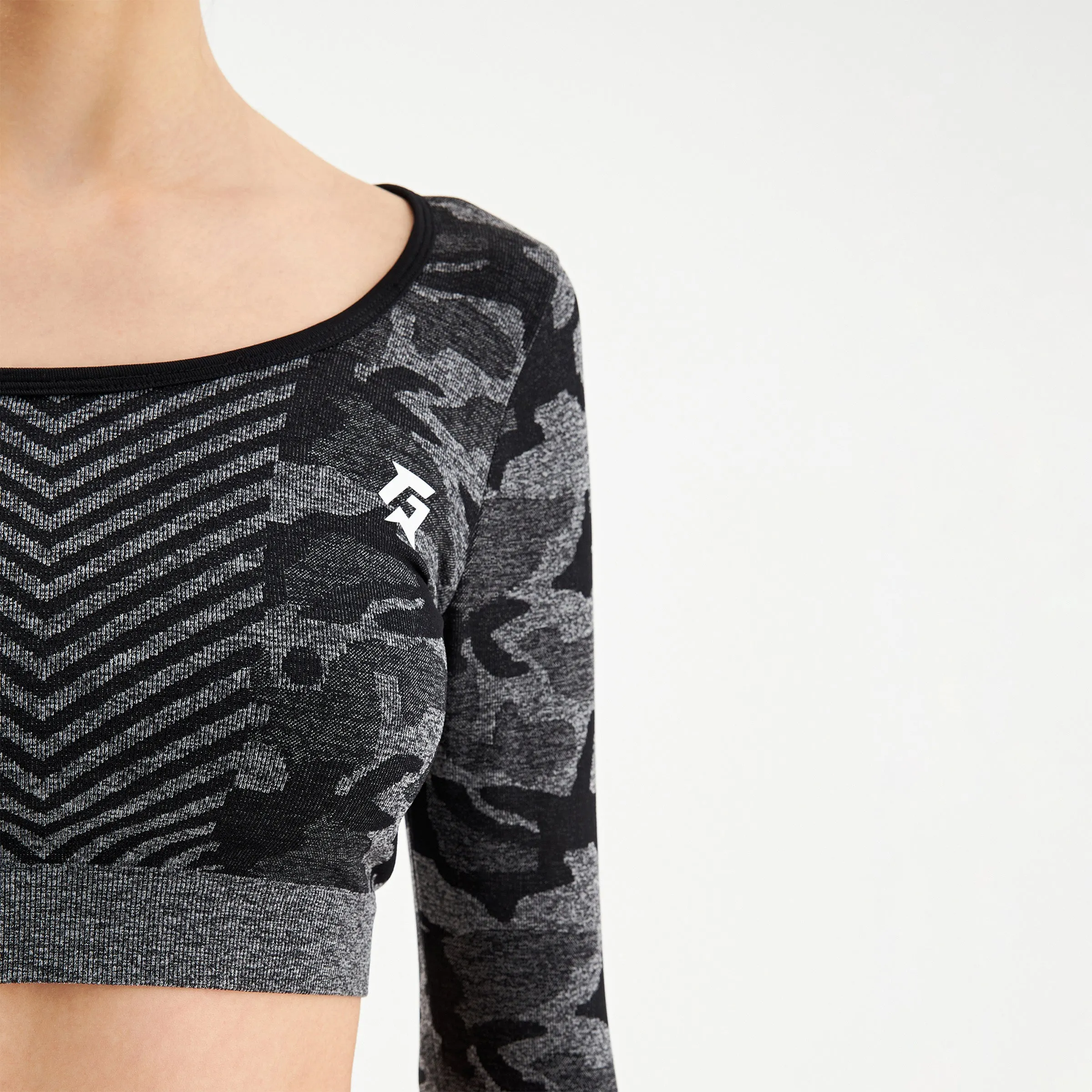 Camo Seamless Crop Top (Black)