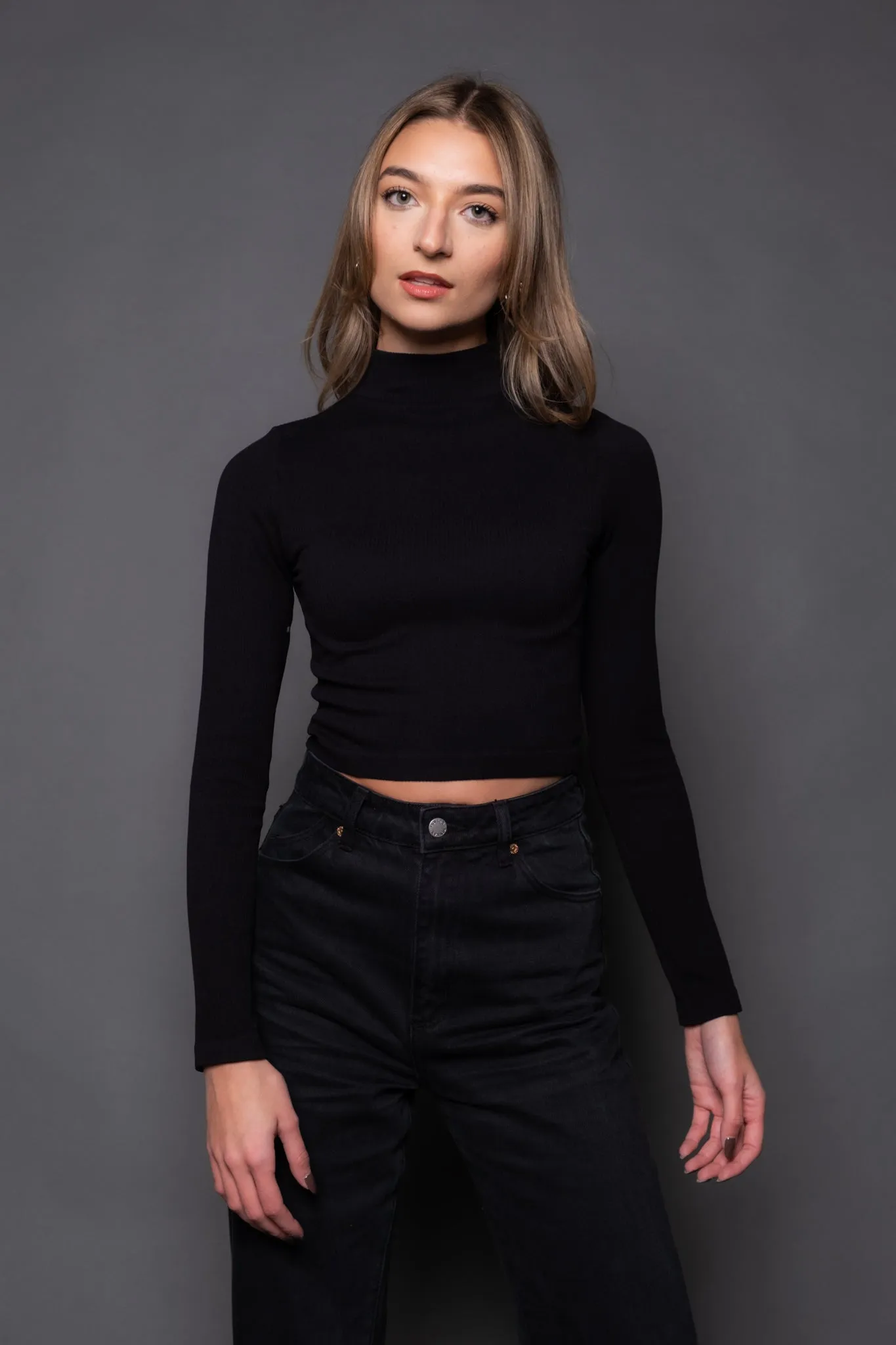 Ribbed Mock Neck Crop